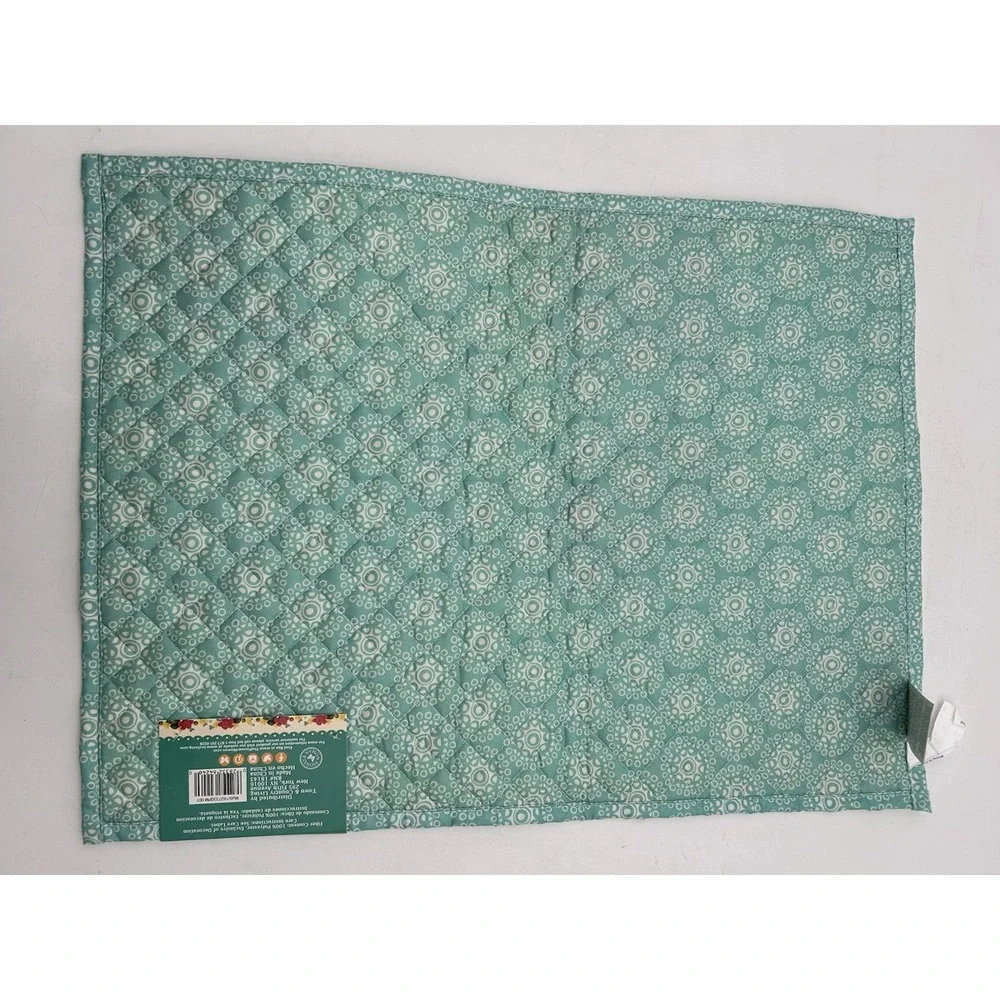2 Pioneer Woman Reversible Quilted Patchwork Floral Placemats Table Top Cottage